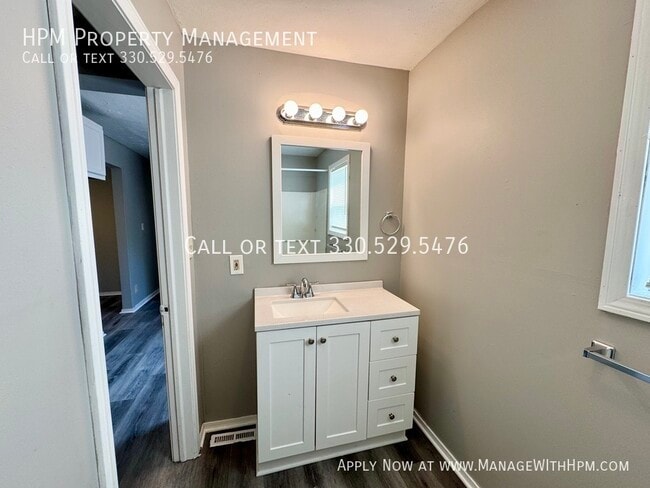 Building Photo - 1591 Bauer Blvd