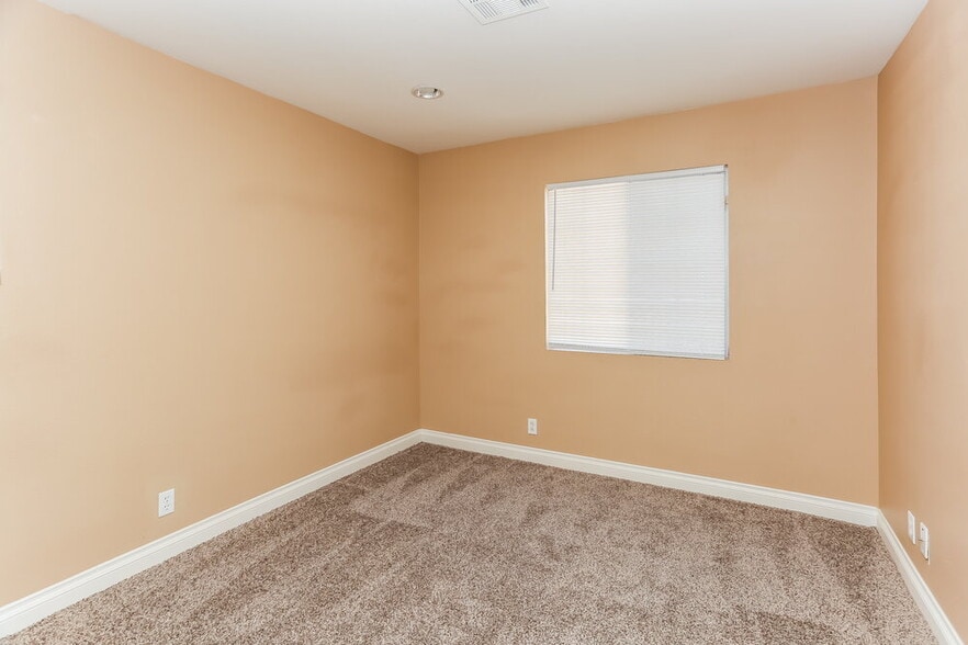 Building Photo - 7300 Lost Shadow Ct