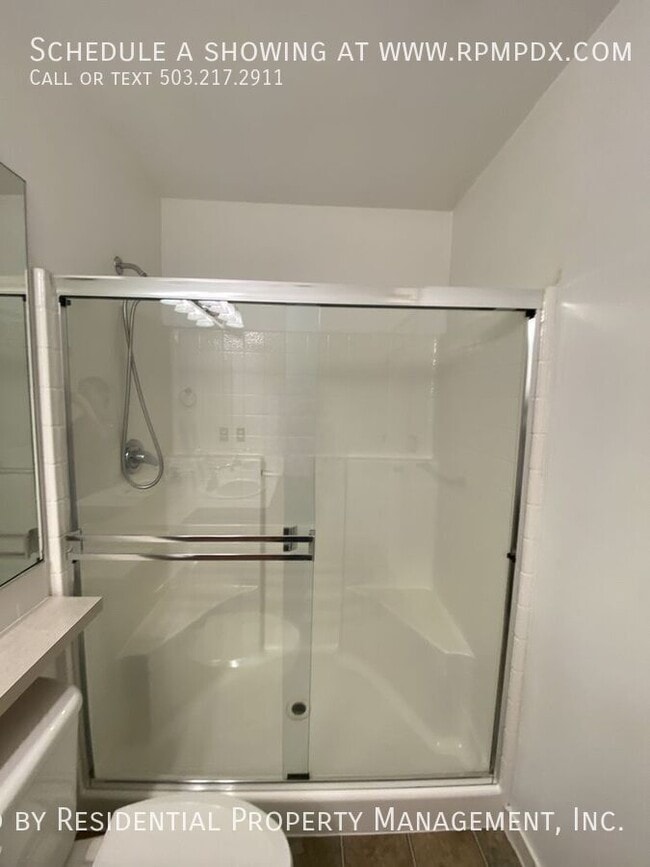 Building Photo - 2518 NW 1st Dr