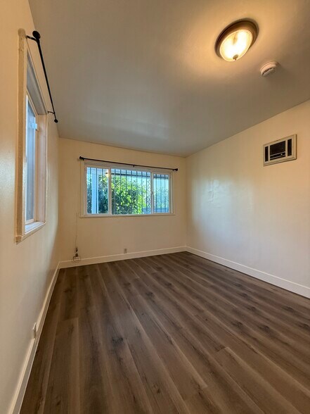 Bedroom - 1437 W 60th Pl