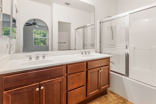 Building Photo - 1429 Caminito Sardinia