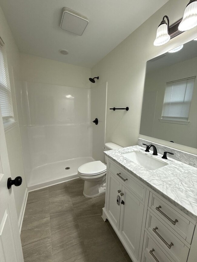 Building Photo - Beautiful ranch home