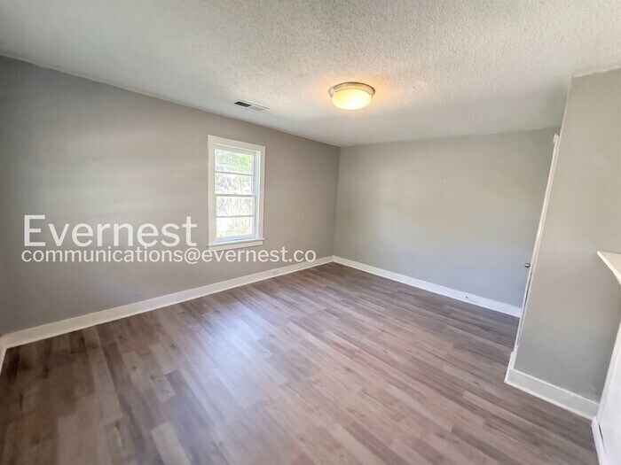 Building Photo - 1825 18th St Ensley