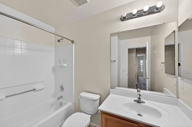 Building Photo - Spacious Gilbert Corner Lot Rental with 4 Bedrooms, Vaulted Ceilings & Private Backyard Retreat