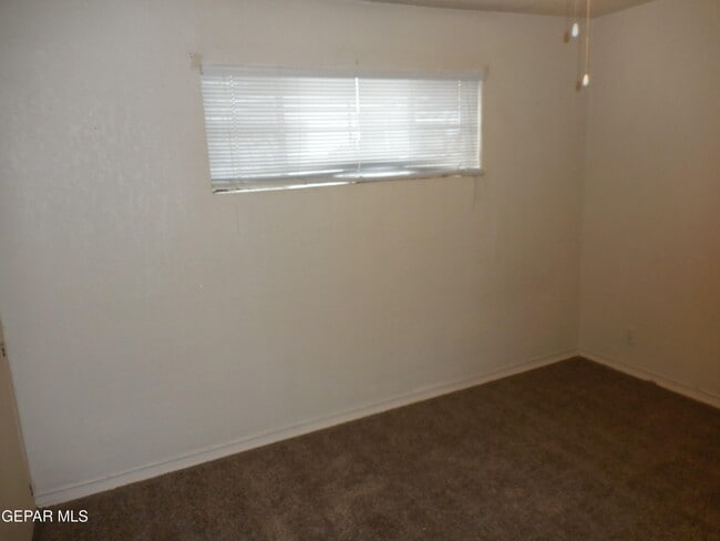 Building Photo - 701 W Yandell Dr