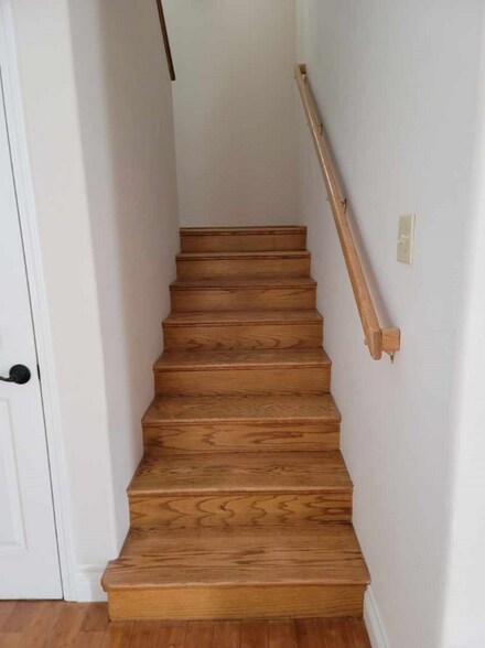 Building Photo - 4209 Alpine Blvd