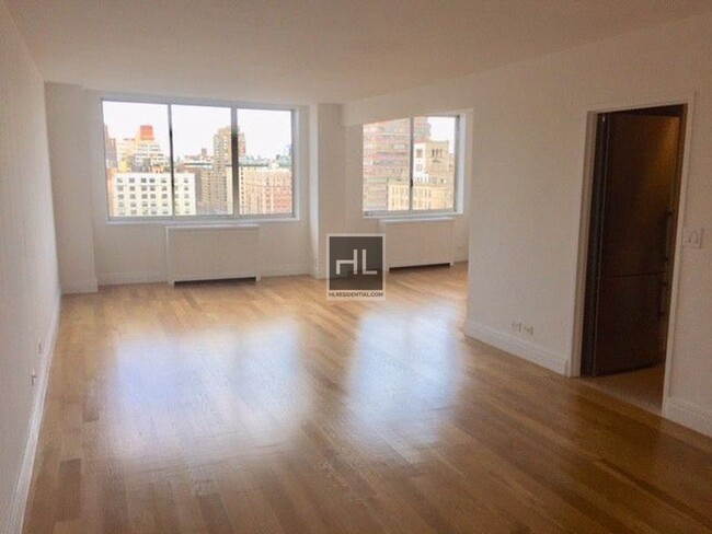 Building Photo - No Fee The Pinnacle of Upper West Side Liv...