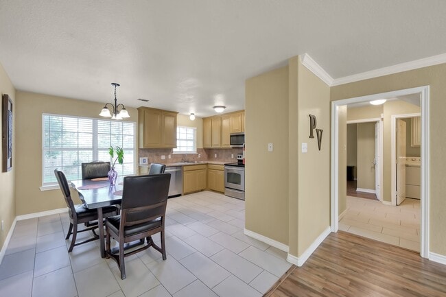 Building Photo - 125 Pine St