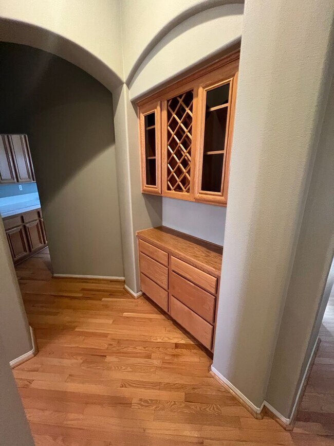 Building Photo - 4420 Putting Green Dr