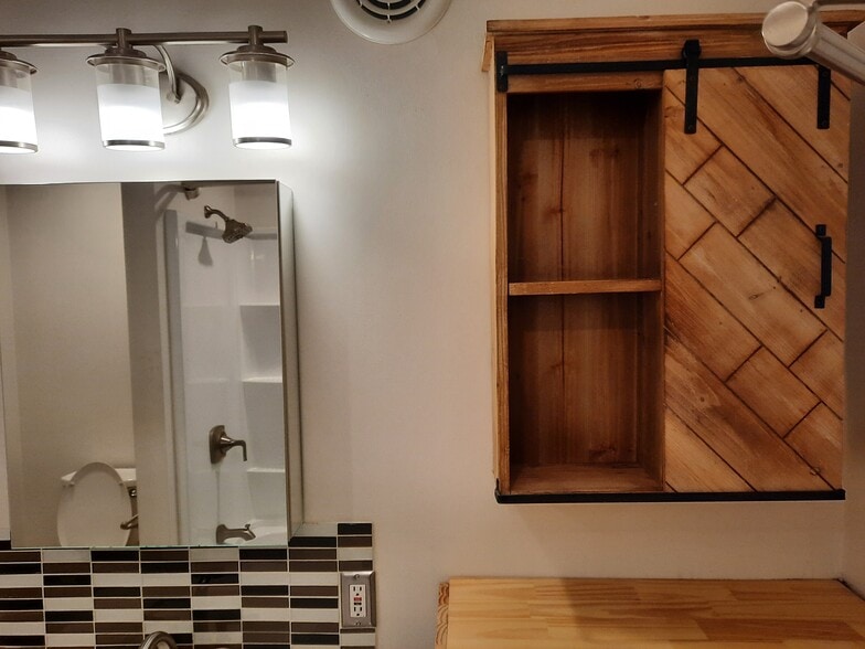 CABINET CUSTOM LIGHTING - 247 Main St