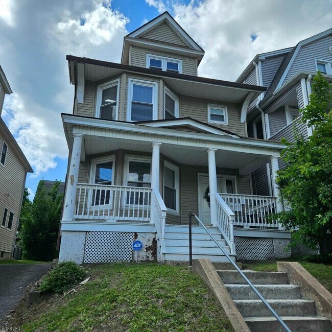 Building Photo - 433 Washington Ave