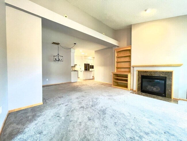 Building Photo - 12022 Vermillion St NE