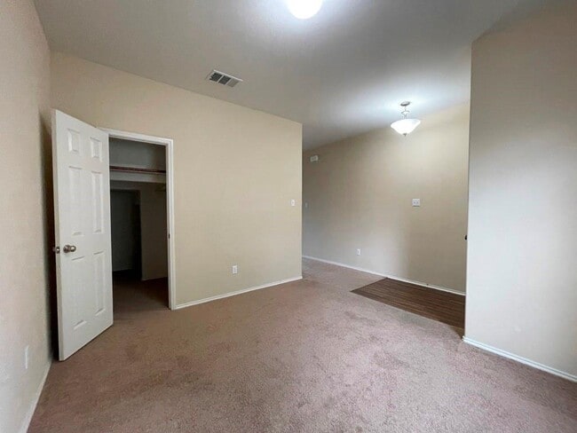 Building Photo - 602 Moonwalker Trail