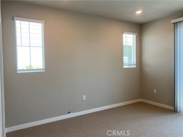Building Photo - 1470 Skyline Ln