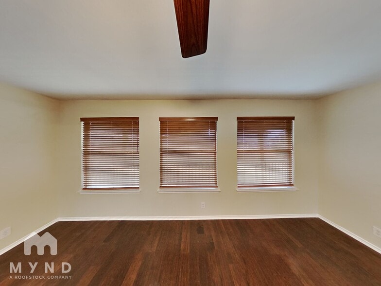 Building Photo - 8930 Wolff Vista