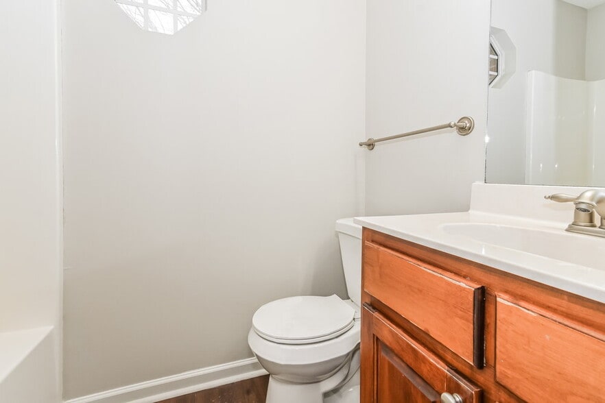 Building Photo - 2523 Russum Dr