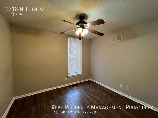 Building Photo - ***Move-In Special*** Recently Renovated, ...