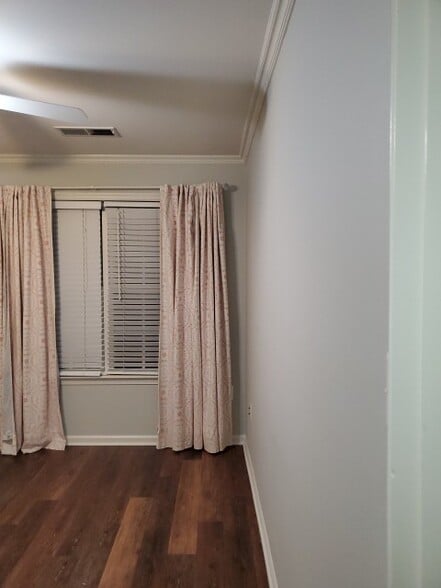 Building Photo - 720 Vestal St