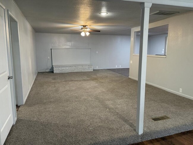 Building Photo - 17822 S Bryant Rd