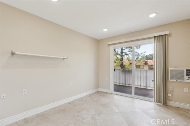 Building Photo - 879 Via Mendoza