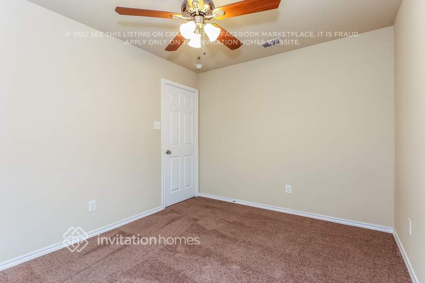 Building Photo - 5548 Thunder Bay Dr