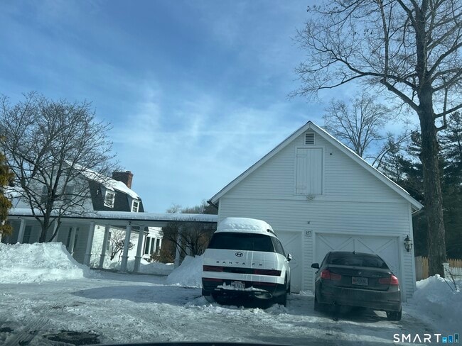 Building Photo - 157 Main St