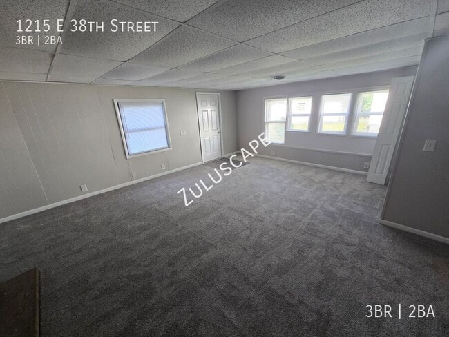 Building Photo - 1215 E 38th St