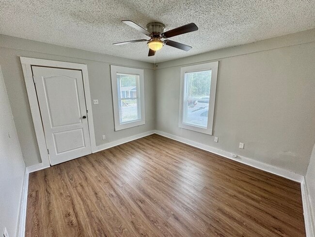 Building Photo - 2263 Hunter Ave