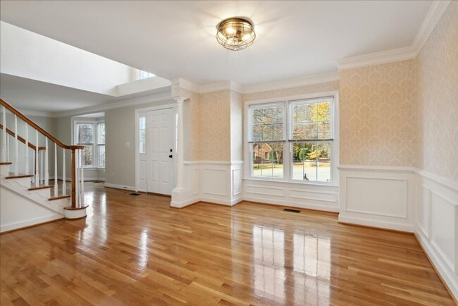 Building Photo - Kingsmill Gem