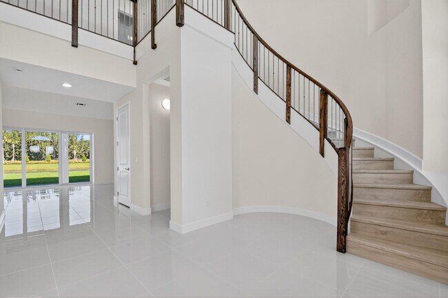 Building Photo - 15120 Wildwood Cir