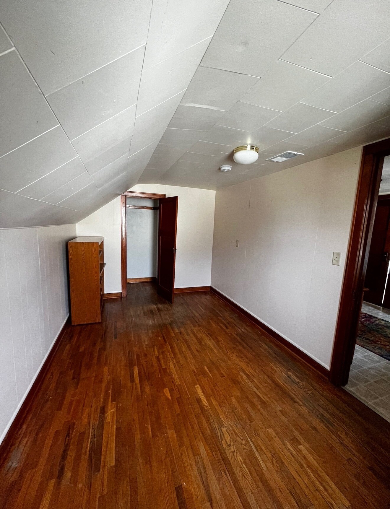 Building Photo - 257 Ledgeview Ave