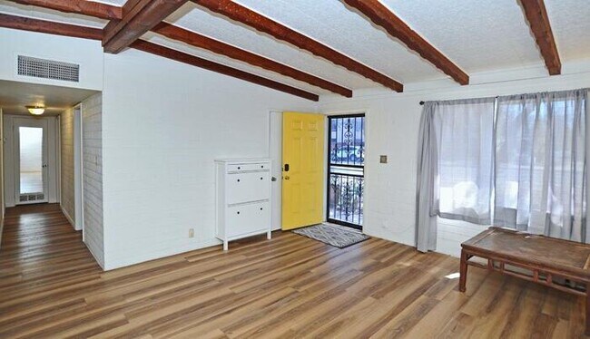 Building Photo - Ranch Style home in the Garden District