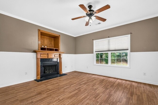 Building Photo - 8727 Evangeline Dr