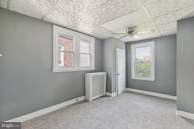 Building Photo - 6257 N 18th St