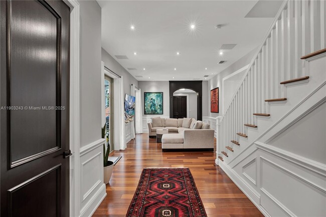 Building Photo - 932 Escobar Ave