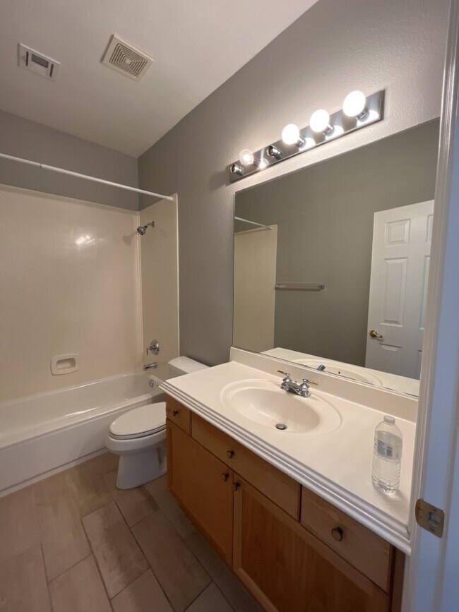 Building Photo - Stunning 2 story, 5-bedroom home in Rhodes Ranch