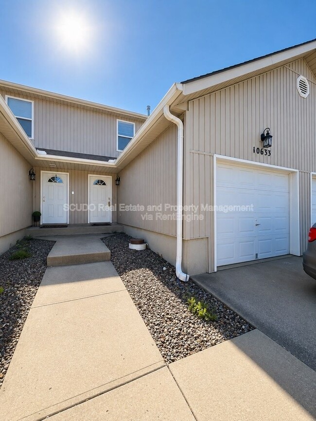 Building Photo - 10633 N Locust Ct