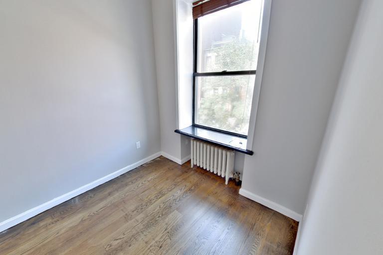 Building Photo - 232 W 14th St