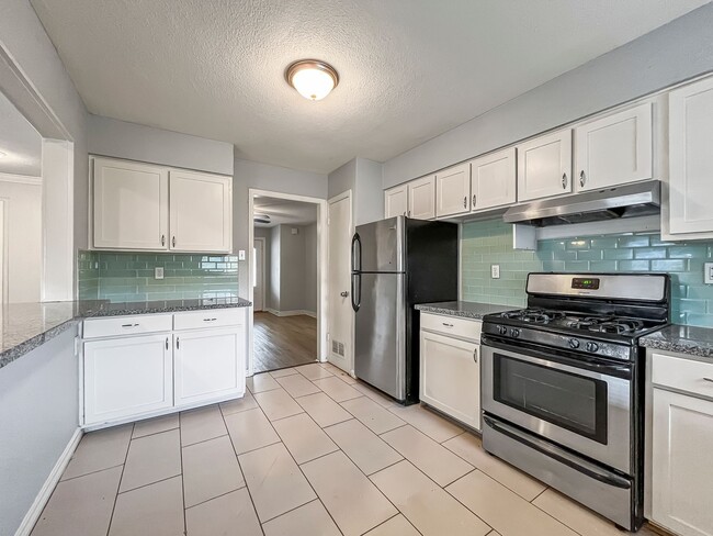 Building Photo - Charming 3-Bed Home in North Ridge Estates Mesquite