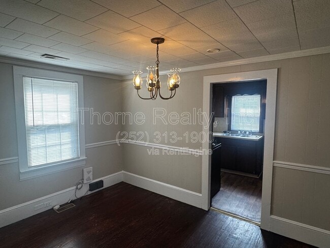 Building Photo - 1201 Evergreen Rd