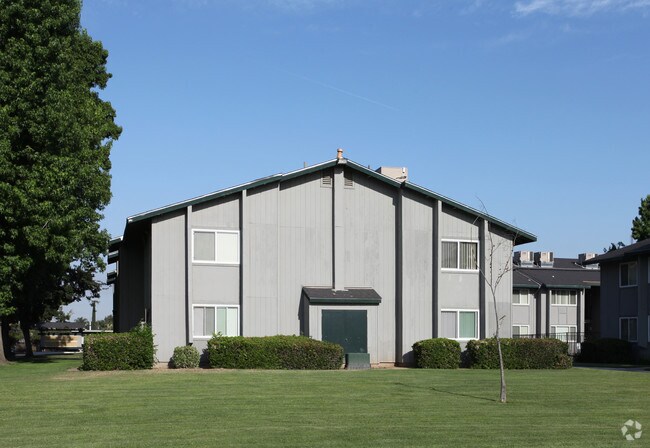 Building Photo - Parkside Village