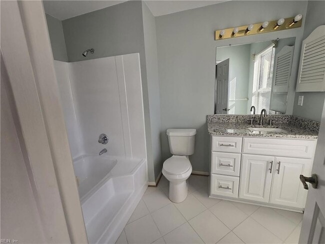 Building Photo - 807 Zircon Ct