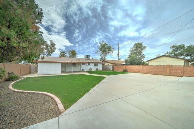 Building Photo - COMING SOON! Charming 3-Bedroom Home Near ASU – Prime Location!
