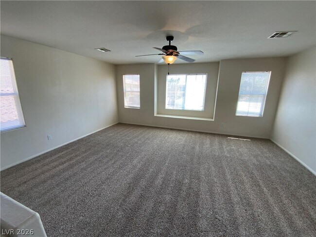 Building Photo - 2392 Predera Ave