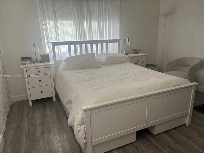 Building Photo - 421 NW 109th Ave