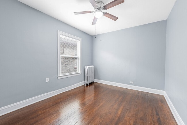 Building Photo - 7729 S Laflin St