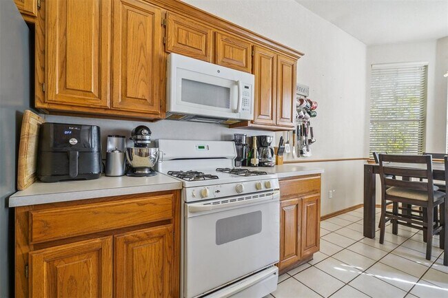 Building Photo - 16300 Seminole Pointe Pl