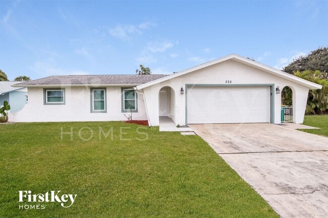 Building Photo - 525 Sacre Coeur Dr