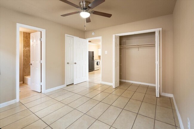 Building Photo - 3045 Golfcrest Blvd