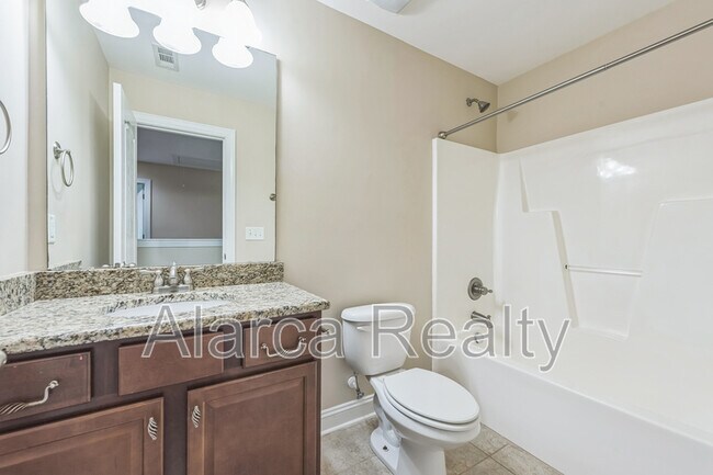 Building Photo - 1020 Ridgehaven Rd